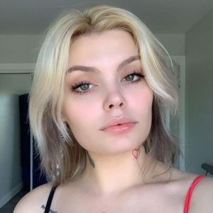 Meet your Posher, Adara